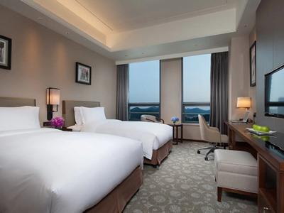 Hotel Ramada Jinan Esterno foto
