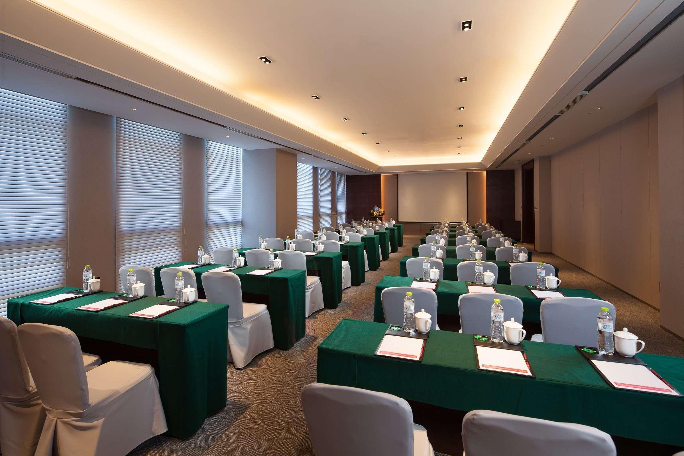 Hotel Ramada Jinan Esterno foto