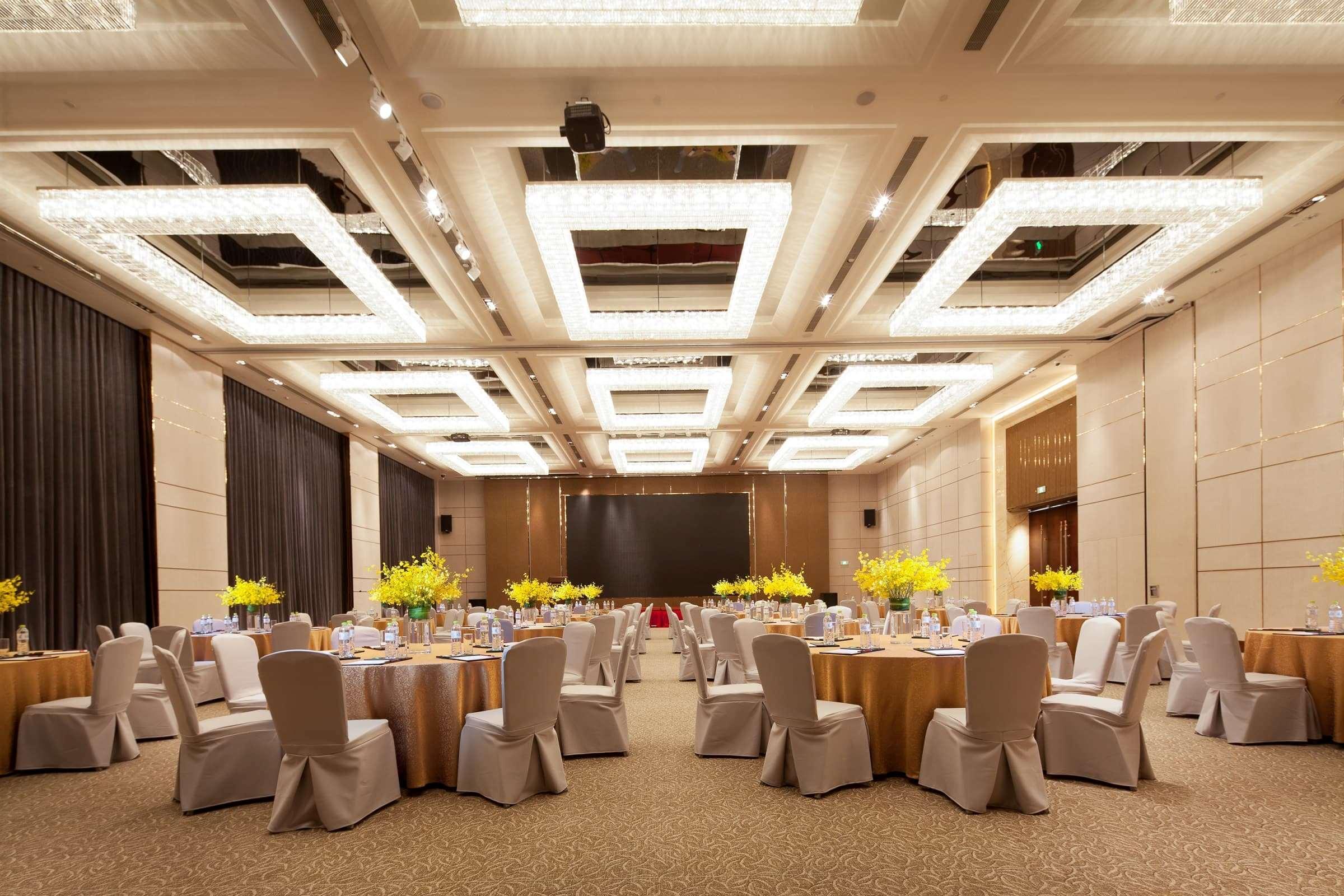 Hotel Ramada Jinan Esterno foto