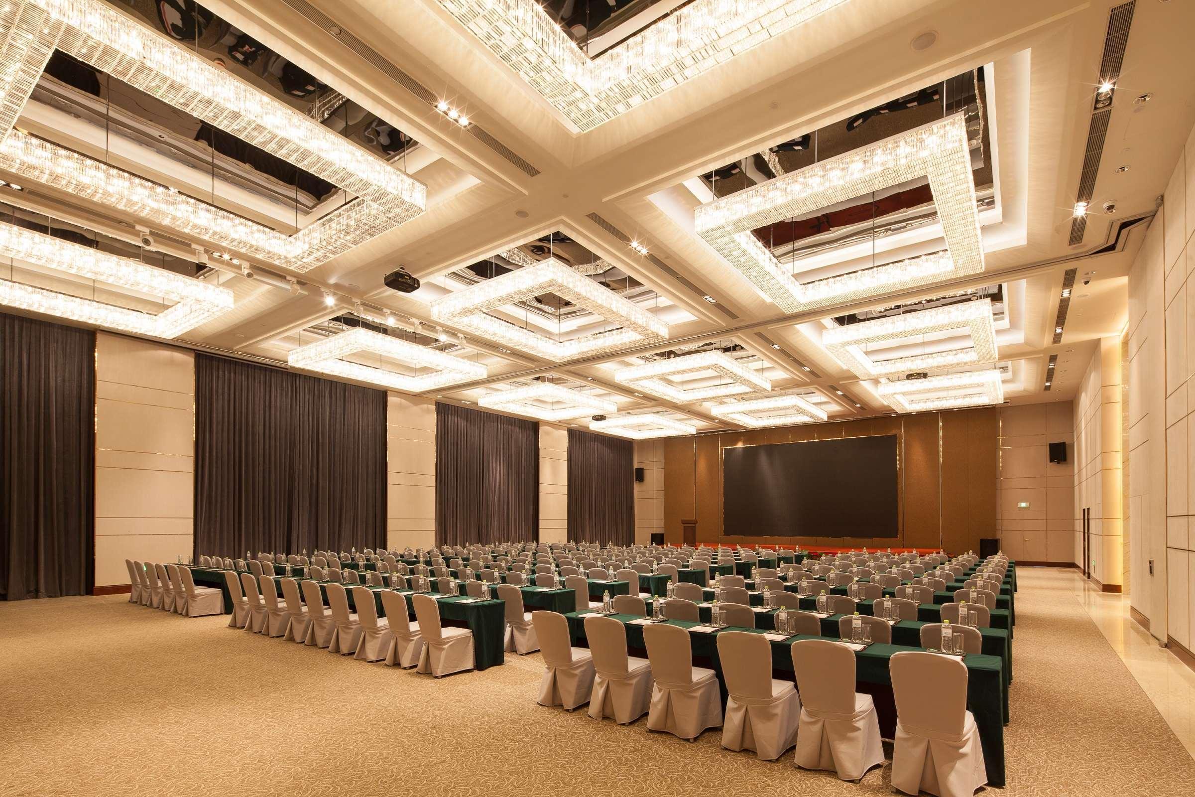 Hotel Ramada Jinan Esterno foto