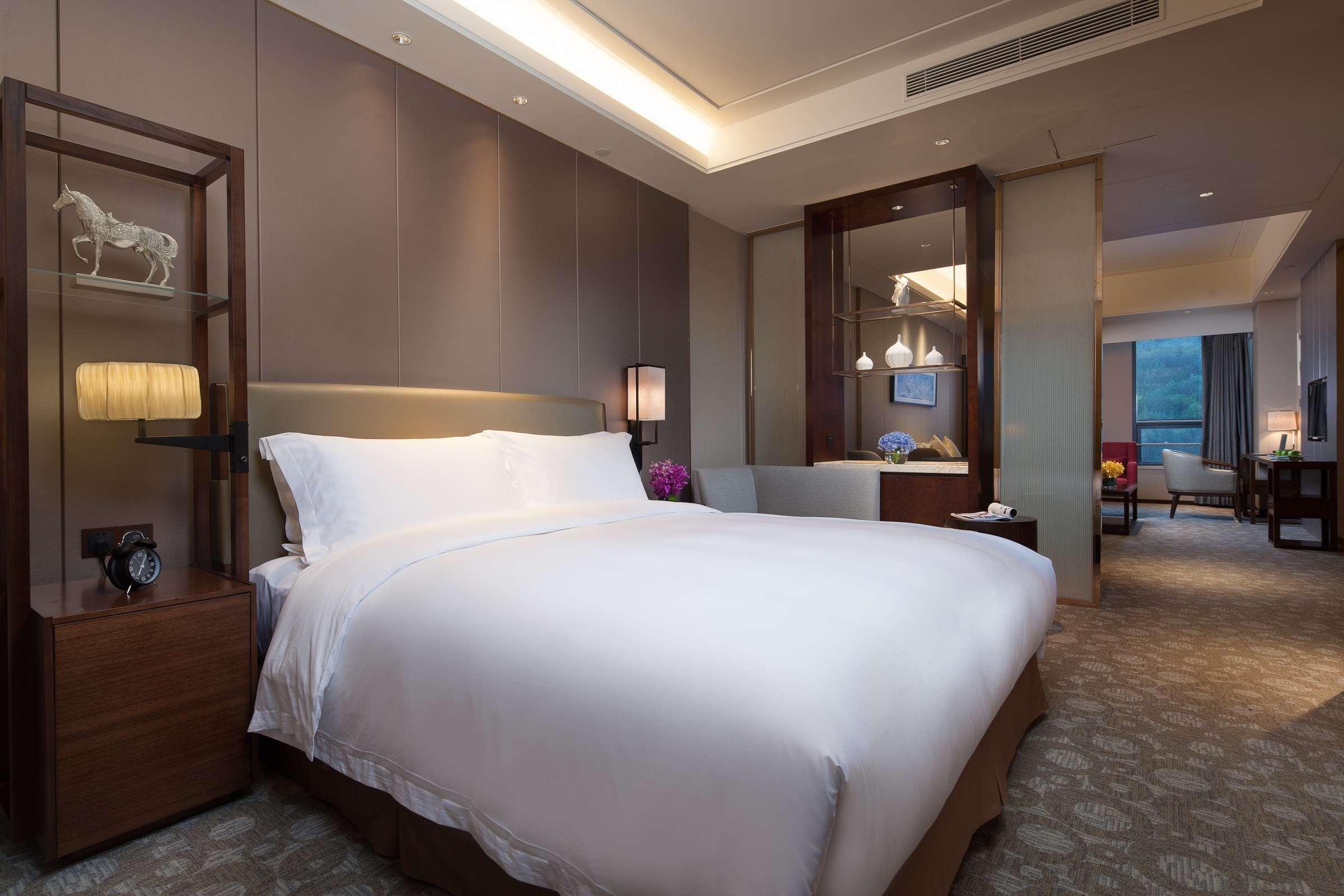 Hotel Ramada Jinan Esterno foto